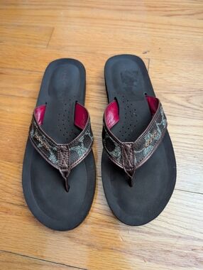 Coach Judy Flip Flop Sandals Brown Signature Logo Leather Thong Women's Size 9 B